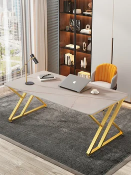 Italų roko planšetinio kompiuterio stalas, minimalistinės šiuolaikinio kompiuterio darbalaukyje, šviesos prabanga, stiliumi rašyti, Nordic office